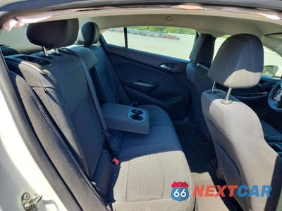 Zdjęcie 10 z 12 samochodu: 2018 CHEVROLET CRUZE LT VIN:1G1BE5SMXJ7221405 - miniatura
