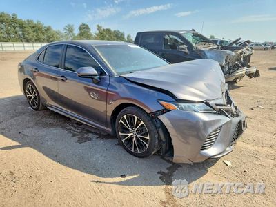 Czwarte zdjęcie samochodu z boku: 2018 TOYOTA CAMRY SE VIN:4T1B11HKXJU055126 - miniatura