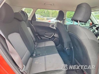 Zdjęcie 10 z 12 samochodu: 2021 KIA SOUL LX VIN:KNDJ23AU2M7144051 - miniatura