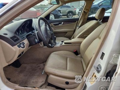 Zdjęcie 7 z 12 samochodu: 2010 MERCEDES-BENZ C 300 4MATIC VIN:WDDGF8BBXAR128131 - miniatura