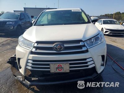 Piąte zdjęcie samochodu w środku: 2018 TOYOTA HIGHLANDER XLE VIN:5TDJZRFH4JS845296 - miniatura