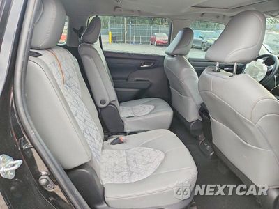 Zdjęcie 11 z 14 samochodu: 2022 TOYOTA HIGHLANDER HYBRID BRONZE EDITION VIN:5TDABRCH1NS562434 - miniatura