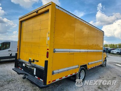 Trzecie zdjęcie samochodu z tyłu: 2023 FORD E350 BOX TRUCK VIN:1FDWE3FN2PDD21424 - miniatura