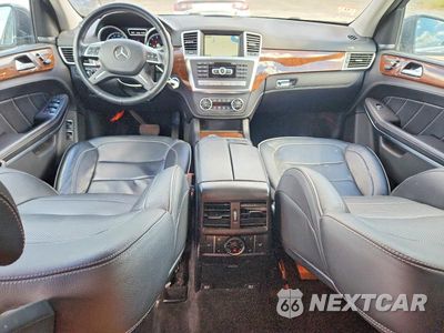 Zdjęcie 8 z 13 samochodu: 2013 MERCEDES-BENZ GL 550 4MATIC VIN:4JGDF7DE0DA100061 - miniatura