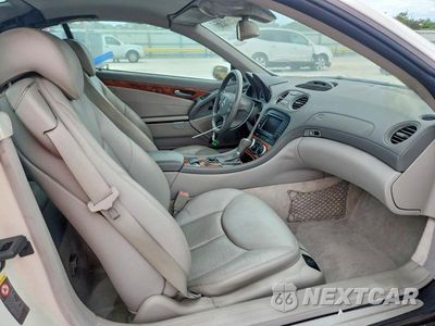 Zdjęcie 10 z 12 samochodu: 2005 MERCEDES-BENZ SL 500 VIN:WDBSK75F85F092549 - miniatura