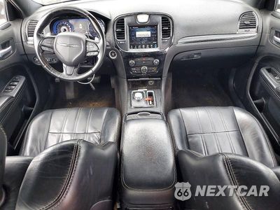 Zdjęcie 8 z 13 samochodu: 2016 CHRYSLER 300 S VIN:2C3CCABG5GH238568 - miniatura