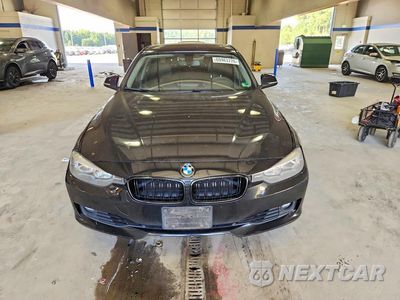 Piąte zdjęcie samochodu w środku: 2013 BMW 328 I SULEV VIN:WBA3C1C57DF437270 - miniatura