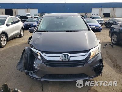Piąte zdjęcie samochodu w środku: 2018 HONDA ODYSSEY EX VIN:5FNRL6H55JB101748 - miniatura