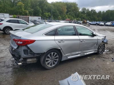 Trzecie zdjęcie samochodu z tyłu: 2015 HYUNDAI SONATA SPORT VIN:5NPE34AF3FH023713 - miniatura