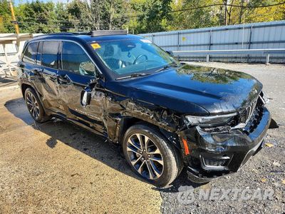 Czwarte zdjęcie samochodu z boku: 2024 JEEP GRAND CHEROKEE OVERLAND VIN:1C4RJHDG1RC168123 - miniatura