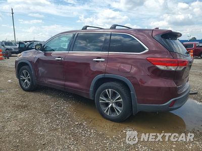 Drugie zdjęcie samochodu z przodu: 2017 TOYOTA HIGHLANDER LE PLUS VIN:5TDBZRFH7HS386201 - miniatura