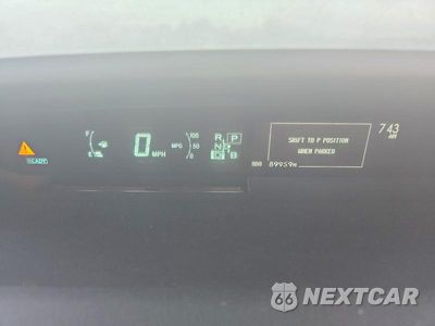 Zdjęcie 9 z 12 samochodu: 2013 TOYOTA PRIUS THREE VIN:JTDKN3DU0D1645658 - miniatura