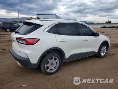 Trzecie zdjęcie samochodu z tyłu: 2020 FORD ESCAPE SE VIN:1FMCU9G63LUB41721 - miniatura