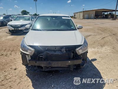 Piąte zdjęcie samochodu w środku: 2022 KIA RIO S VIN:3KPA25AD5NE438587 - miniatura