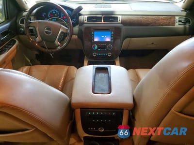 Zdjęcie 8 z 13 samochodu: 2008 GMC YUKON XL DENALI VIN:1GKFK66888J190791 - miniatura