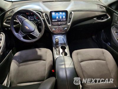 Zdjęcie 8 z 13 samochodu: 2019 CHEVROLET MALIBU LT VIN:1G1ZD5ST0KF157102 - miniatura