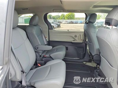 Zdjęcie 11 z 14 samochodu: 2021 TOYOTA SIENNA XLE VIN:5TDYSKFCXMS014615 - miniatura