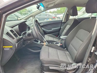 Zdjęcie 7 z 12 samochodu: 2017 KIA FORTE LX VIN:3KPFK4A76HE090846 - miniatura