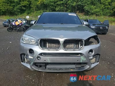 Piąte zdjęcie samochodu w środku: 2017 BMW X5 M VIN:5YMKT6C5XH0R79538 - miniatura