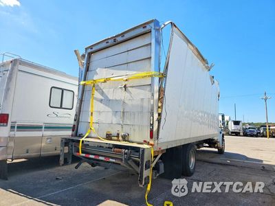 Trzecie zdjęcie samochodu z tyłu: 2015 FREIGHTLINER BUSINESS CLASS M2 BOX TRUCK VIN:1FVACWDT8FHGS4357 - miniatura