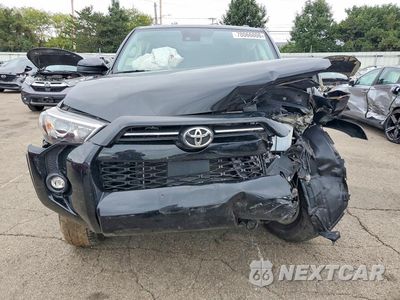 Piąte zdjęcie samochodu w środku: 2024 TOYOTA 4RUNNER SR5 VIN:JTEMU5JR0R6280721 - miniatura