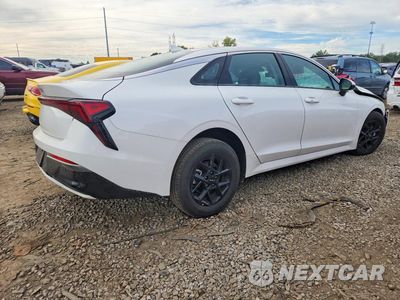 Trzecie zdjęcie samochodu z tyłu: 2026 KIA K5 LXS VIN:KNAG24J79T5459110 - miniatura