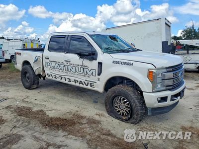Czwarte zdjęcie samochodu z boku: 2018 FORD F350 SUPER DUTY VIN:1FT8W3BT2JEB25418 - miniatura