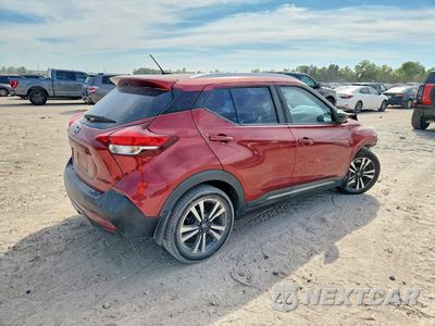Trzecie zdjęcie samochodu z tyłu: 2019 NISSAN KICKS SR VIN:3N1CP5CU5KL533765 - miniatura
