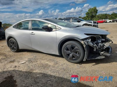 Czwarte zdjęcie samochodu z boku: 2024 TOYOTA PRIUS LE VIN:JTDACAAU4R3028141 - miniatura