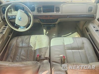 Zdjęcie 8 z 12 samochodu: 2010 MERCURY GRAND MARQUIS LS VIN:2MEBM7FVXAX606917 - miniatura