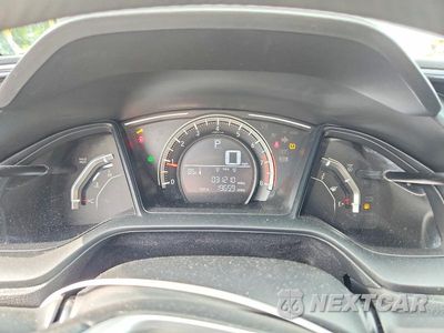 Zdjęcie 9 z 12 samochodu: 2018 HONDA CIVIC LX VIN:2HGFC4B06JH303255 - miniatura