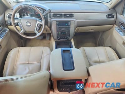Zdjęcie 8 z 13 samochodu: 2014 CHEVROLET SUBURBAN K1500 LT VIN:1GNSKJE74ER182665 - miniatura
