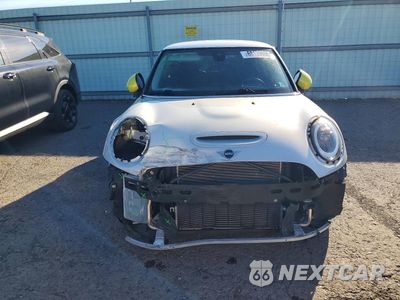 Piąte zdjęcie samochodu w środku: 2022 MINI COOPER SE VIN:WMW13DJ03N2R88045 - miniatura