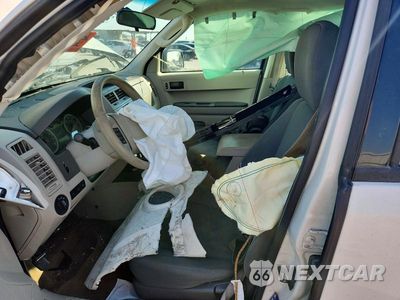 Zdjęcie 7 z 13 samochodu: 2011 FORD ESCAPE XLS VIN:1FMCU0C71BKA92457 - miniatura