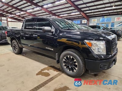 Czwarte zdjęcie samochodu z boku: 2018 NISSAN TITAN S VIN:1N6AA1EJ5JN549705 - miniatura