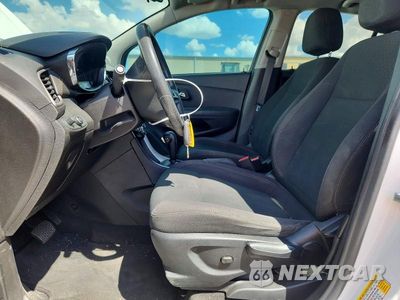 Zdjęcie 7 z 13 samochodu: 2019 CHEVROLET TRAX LS VIN:3GNCJKSB4KL233235 - miniatura