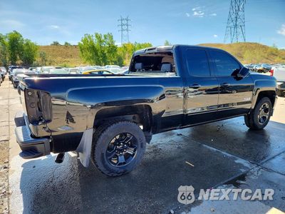Trzecie zdjęcie samochodu z tyłu: 2017 CHEVROLET SILVERADO K1500 LT VIN:1GCVKREC7HZ317109 - miniatura