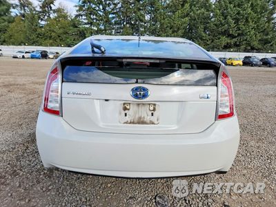 Zdjęcie 6 z 12 samochodu: 2015 TOYOTA PRIUS TWO VIN:JTDKN3DU2F1884048 - miniatura