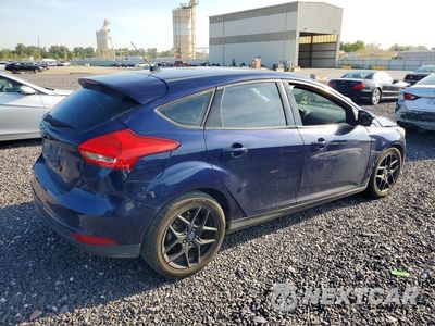Trzecie zdjęcie samochodu z tyłu: 2016 FORD FOCUS SE VIN:1FADP3K25GL306302 - miniatura
