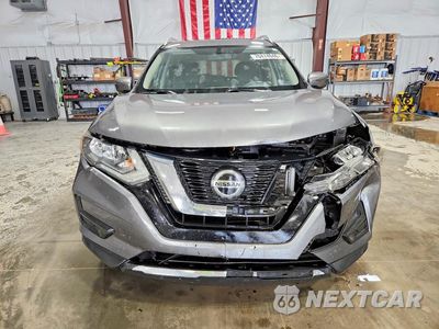 Piąte zdjęcie samochodu w środku: 2018 NISSAN ROGUE SV VIN:5N1AT2MV5JC818705 - miniatura