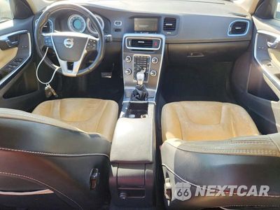 Zdjęcie 8 z 12 samochodu: 2013 VOLVO S60 T5 VIN:YV1612FS4D2173360 - miniatura
