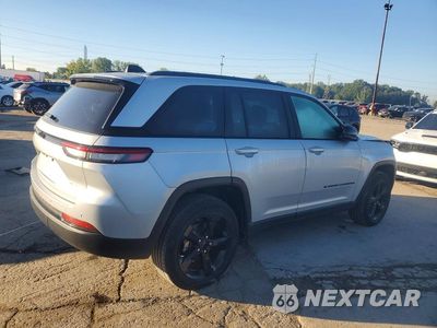 Trzecie zdjęcie samochodu z tyłu: 2024 JEEP GRAND CHEROKEE LAREDO VIN:1C4RJHAG2RC236093 - miniatura