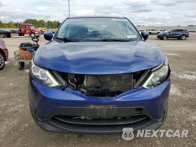 Piąte zdjęcie samochodu w środku: 2018 NISSAN ROGUE SPORT S VIN:JN1BJ1CPXJW105666 - miniatura