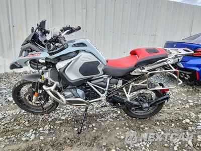 Trzecie zdjęcie samochodu z tyłu: 2020 BMW R 1250 GS ADVENTURE VIN:WB10J5308LZF79261 - miniatura