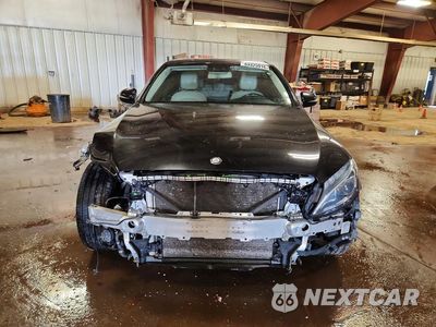 Piąte zdjęcie samochodu w środku: 2017 MERCEDES-BENZ C 300 4MATIC VIN:55SWF4KB7HU201338 - miniatura