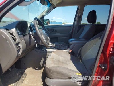 Zdjęcie 7 z 12 samochodu: 2005 FORD ESCAPE XLS VIN:1FMCU02Z55KC52458 - miniatura