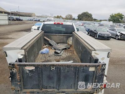 Zdjęcie 10 z 13 samochodu: 2017 CHEVROLET SILVERADO K2500 HEAVY DUTY VIN:1GB0KUEGXHZ287432 - miniatura