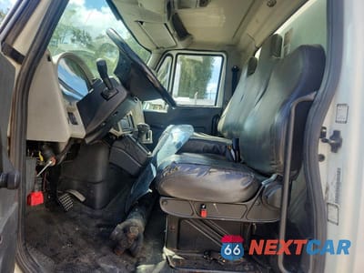 Zdjęcie 7 z 13 samochodu: 2013 INTERNATIONAL 4300 BOX TRUCK VIN:1HTMMAAL2DH482405 - miniatura