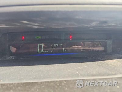 Zdjęcie 9 z 13 samochodu: 2016 TOYOTA PRIUS V TWO VIN:JTDZN3EU1GJ053235 - miniatura