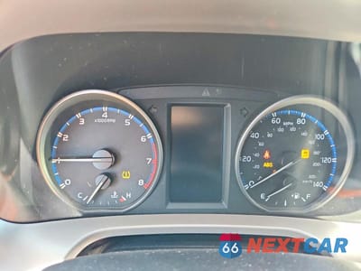 Zdjęcie 9 z 14 samochodu: 2018 TOYOTA RAV4 LE VIN:JTMZFREVXJJ750936 - miniatura